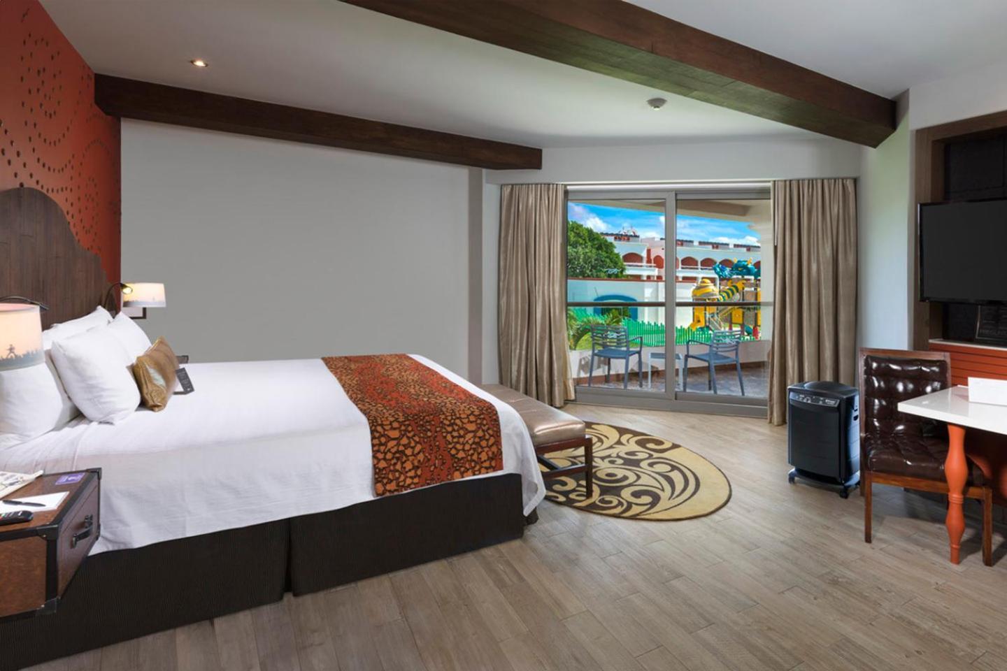 Deluxe King Bed